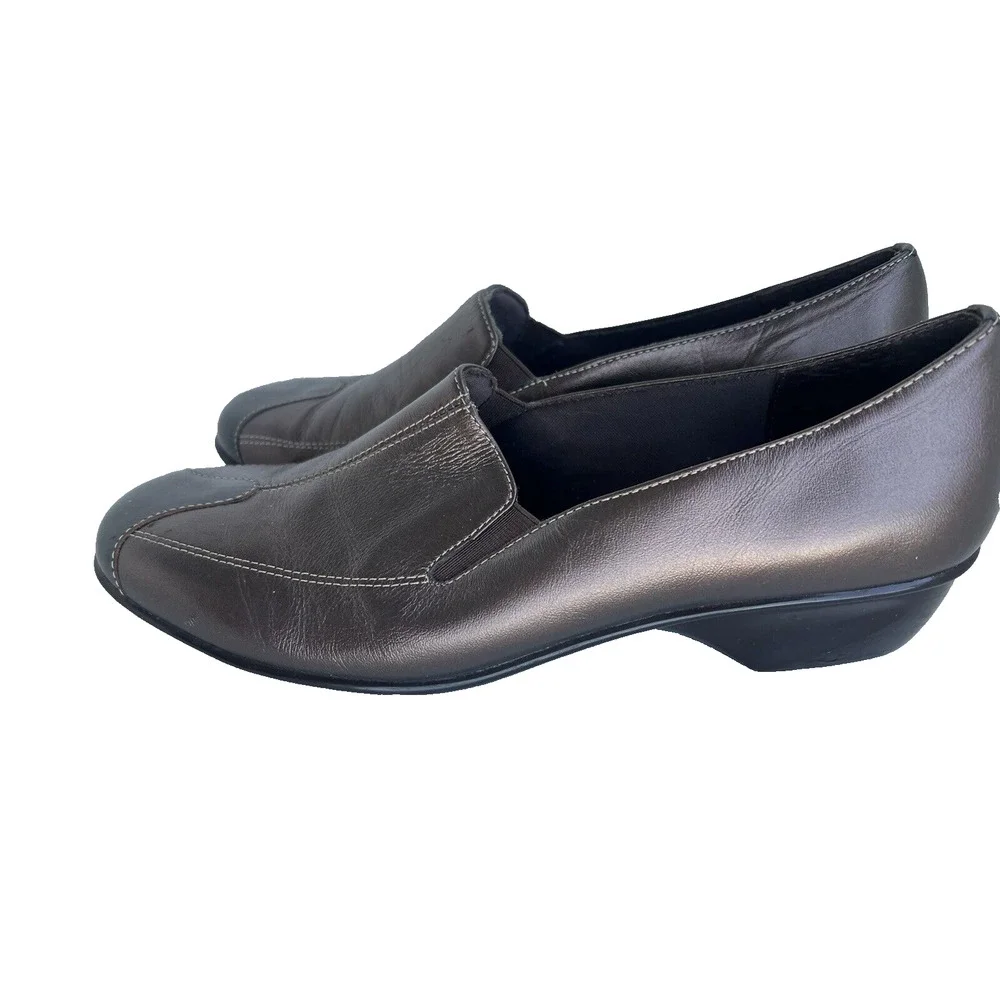 Walking Cradles Women's 1.5 heel metallic brown Size 8 1/2 M comfort shoes